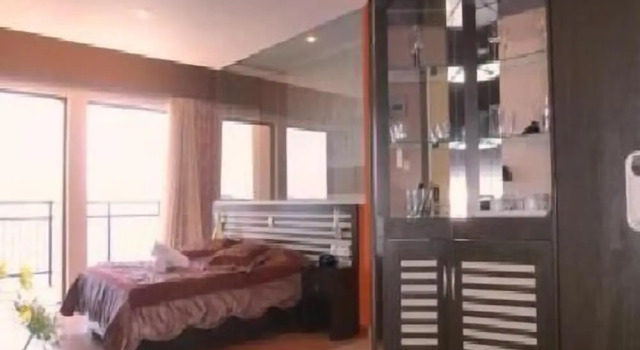 Полулюкс с балконом Plaza Hotel