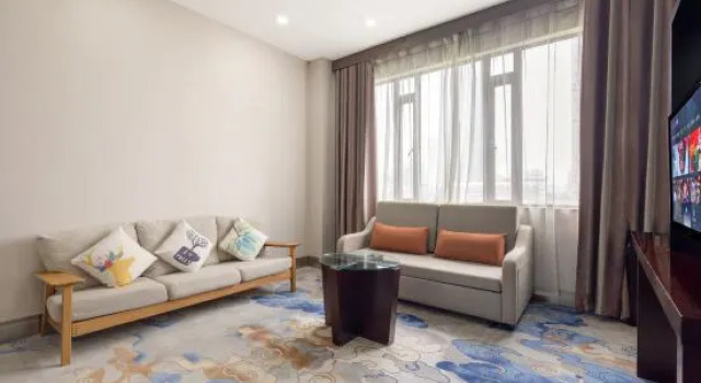 Люкс Executive Phoenix Jinghua Hotel