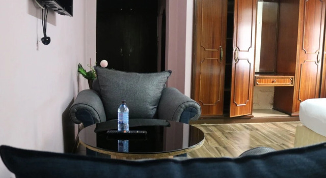 Tisa Suites & Lounge