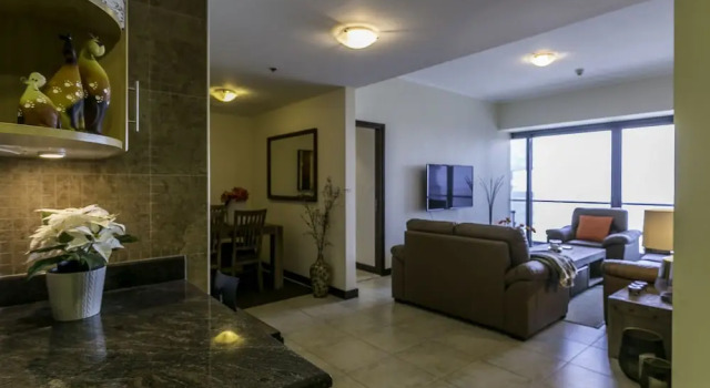 One Perfect Stay - Goldcrest Views 1, Забронировать Отель Отели Эмирата Дубая с парковкой, рядом с Остановка трамвая Marina Towers, Парковка