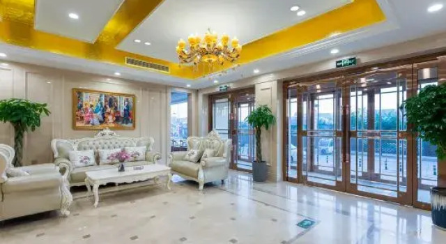 Vienna Hotel (Huanancheng Branch, Zhengzhou), Rezervovat Hotel Čeng-čou Henan