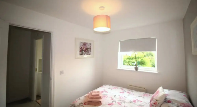 2 Bed House - Large Garden - Fully Refurbished