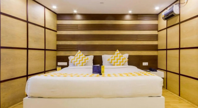 Fabhotel Sholas Residency I