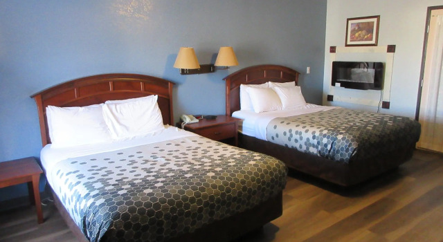 Четырёхместный люкс Quality Inn & Suites Manitou Springs at Pikes Peak Garden of the Gods