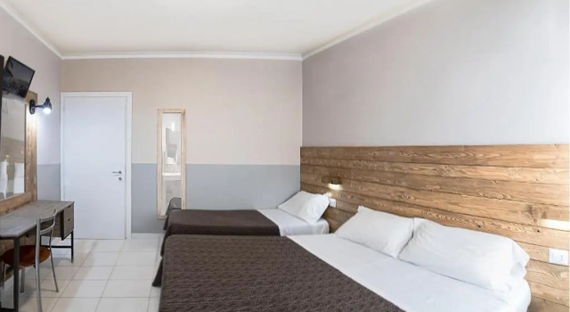 Трёхместный номер Standard Albergo Serena