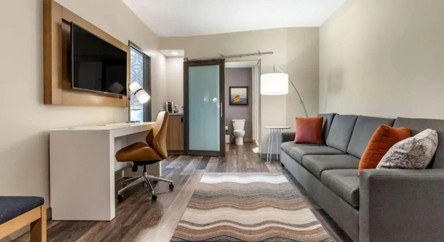 Люкс DoubleTree by Hilton Greenville Woodruff Road