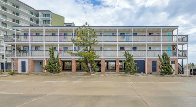 Walk to Beach! Ocean City Haven w/ Balcony & Views, Забронировать Апартаменты/квартира Апартаменты Оушен-Сити, рядом с Развлекательный центр Planet Maze, Апартаменты/квартира