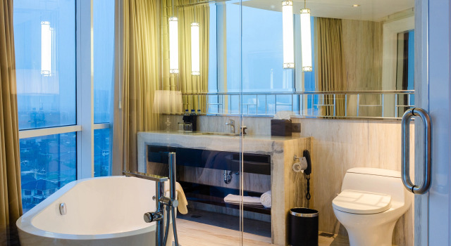 Deluxe Dvoulůžkový s manželskou postelí pokoj Hotel Ciputra World Surabaya managed by Swiss-Belhotel International
