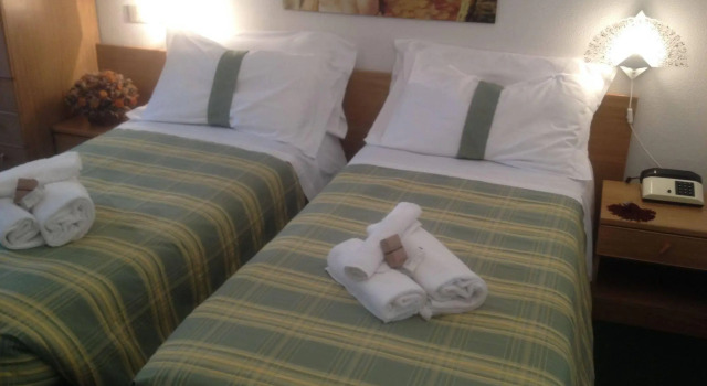 Hotel San Giorgio, Забронировать Отель Отели Саузе-д'Ульс с парковкой, рядом с Горнолыжный курорт Саузе-д’Ульс - Жувансо, Парковка