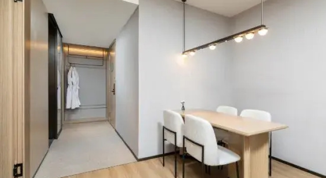Люкс Deluxe Country Inn & Suites by Radisson Hotel (Shenyang Zhongjie Gugong Dayuecheng)