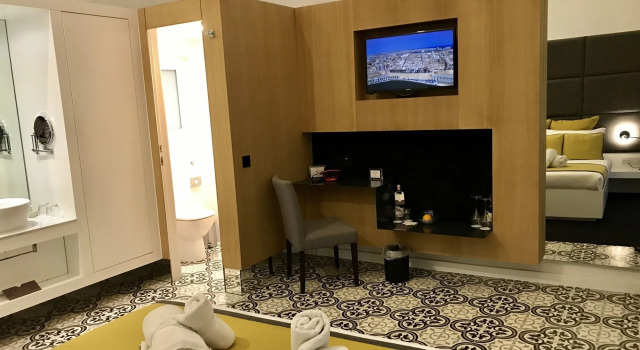Ursulino Valletta, Đặt Khách sạn Va-lờ-ta Malta