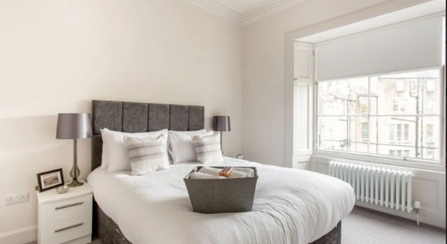 Chester Street 5 Star Residence - Rannoch suite, Забронировать Дом для отпуска Виллы Эдинбурга, рядом с The Royal Bank of Scotland, Вилла