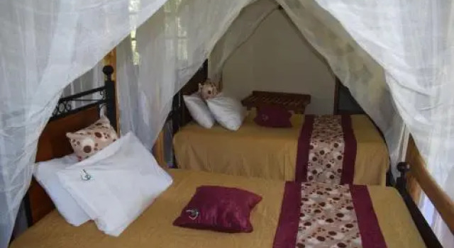 Kibale Guest Cottages, Réserver Maison d'hôtes Fort Portal Western Uganda