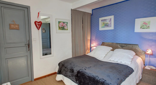 B&B Le Mas du Grand Jonquier, Rezerwuj Bed and Breakfast Hotele w Lagnes z parkingiem, Parking