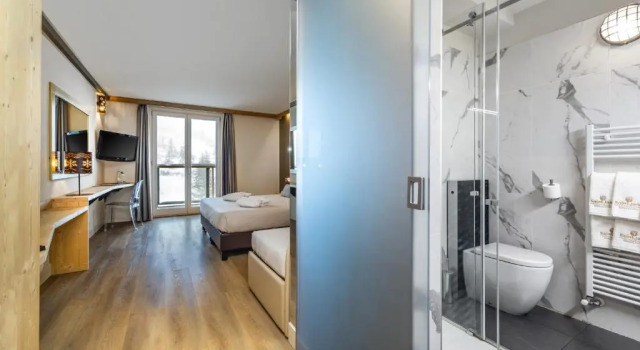 Трёхместный номер Superior Hotel Piandineve