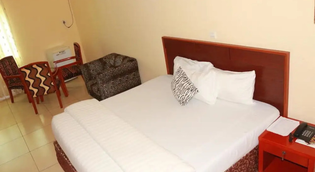 Suite Business Carlcon Hotel