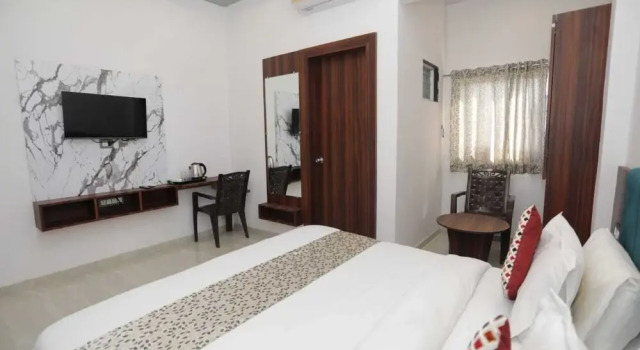 Rajmoti hotel & restro, Забронировать Отель Отели штата Раджастхана 3 звезды, 3*