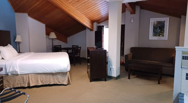 Двухместный люкс Executive с балконом City Express By Marriott Freeport