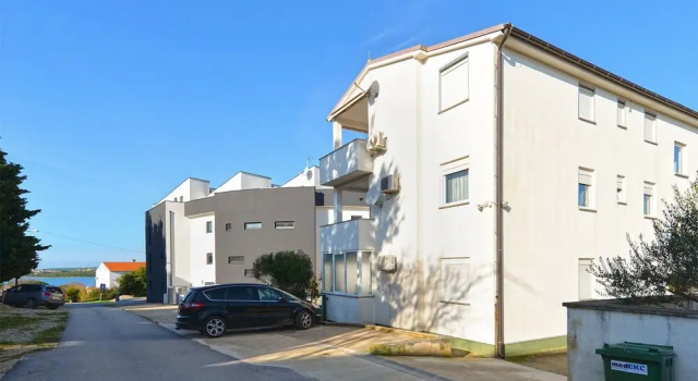 Apartment 1982