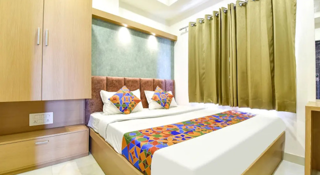 Номер Premium FabExpress Kothari Inn