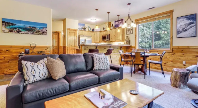 Апартаменты Boulders Truckee Condo Near Donner Lake + Skiing!