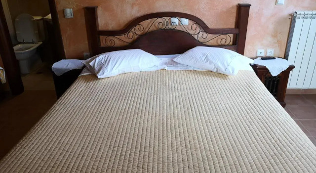 Flygonion Guesthouse, Book Guesthouse  