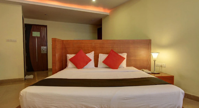 Capital O 75696  Hotel Western