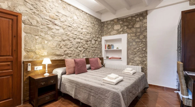 Двухместный номер Standard с балконом Hostal Can Xicu