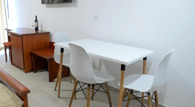 Guest House Sandra Lagadin, Prenota Affittacamere Lagadin Lago di Ohrid