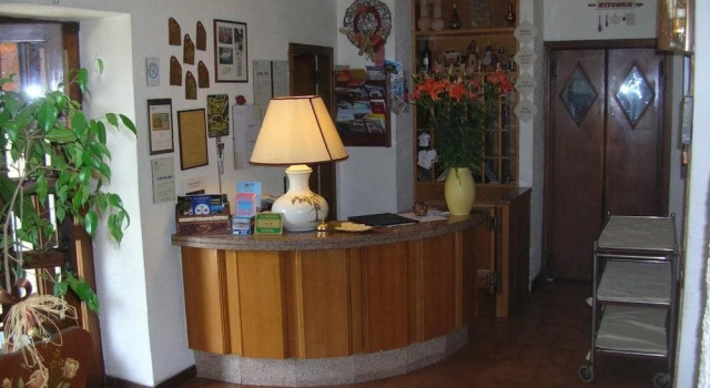 Il Rondanino Hotel Ristorante, Buchen Sie Hotel Lanzo d'Intelvi Luganersee