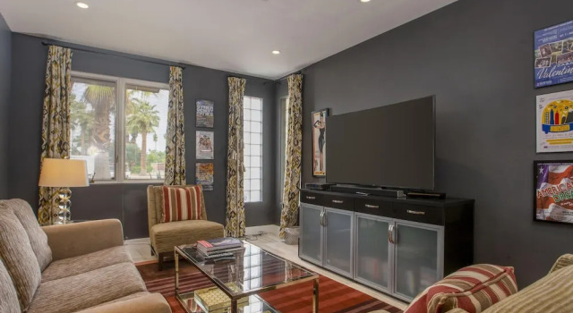 Sophisticated Tiki at Twin Palms, Забронировать Дом для отпуска Виллы Палм-Спрингса, рядом с Camelot Park Family Center, Вилла