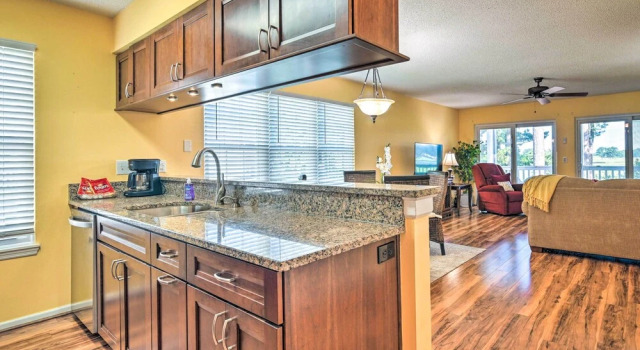 Апартаменты Pool, Patio & Golf Course Views: Myrtle Beach Gem