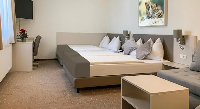 Четырёхместный номер Standard Hotel Lokomotive