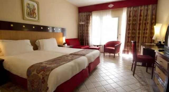 Трёхместный номер Superior с балконом и с видом на сад The Kairaba Beach Hotel