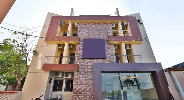 Hotel Decent Somnath, Varaa Hotelli Hotellit Somnath pysäköinnillä, Pysäköinti