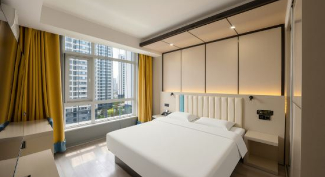 Люкс Deluxe H Hotel（Xi‘an Foreign Studies University Branch）