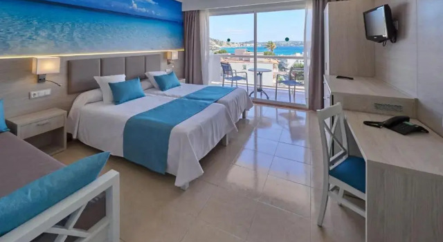 Студия Aparthotel y Hotel Paguera Beach
