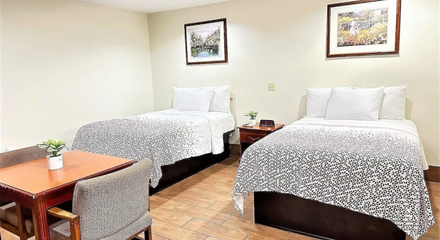 Четырёхместный номер Standard Budget Inn