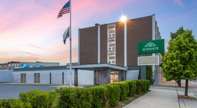 Wingate by Wyndham Sheboygan, Забронировать Отель Шебойган Висконсин, рядом с Детский музей