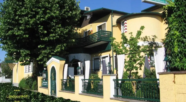 Landgasthof zur Goldenen Traube, Book Hotel Podersdorf am See 