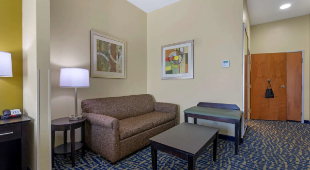 Best Western Plus Brunswick Inn & Suites