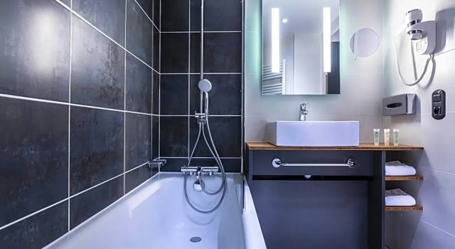 Run of House Best Western Plus Suitcase Paris La Défense