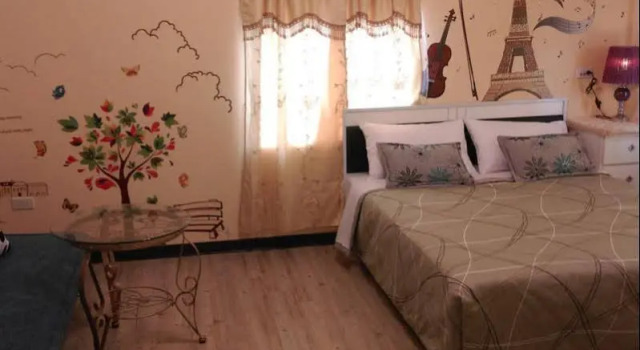 White Cottage Guest House, Prenota Affittacamere Hotel a Pingtung County con parcheggio, Parcheggio