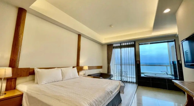 Standard Double room with lake view Ming Hu B&B