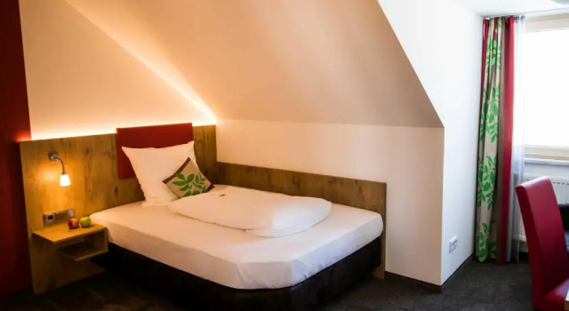 ROOMZ zimmeraufzeit, Prenota Hotel Forstinning Alta Baviera