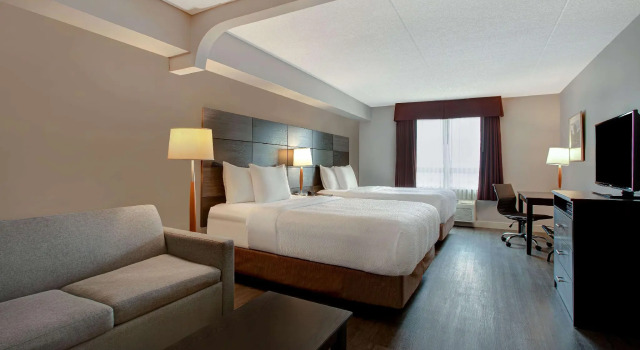 Четырёхместный люкс Days Inn & Suites by Wyndham Collingwood
