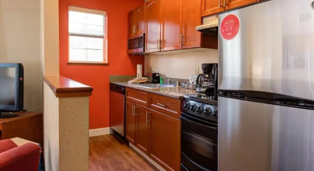 Четырёхместный люкс TownePlace Suites Colorado Springs