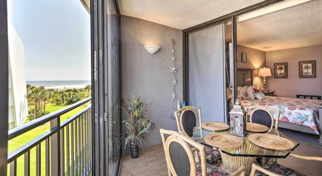 St Augustine Condo w/ Direct Ocean Access!, Rezerwuj Apartament Hotele w Saint Augustine Area z parkingiem, Parking