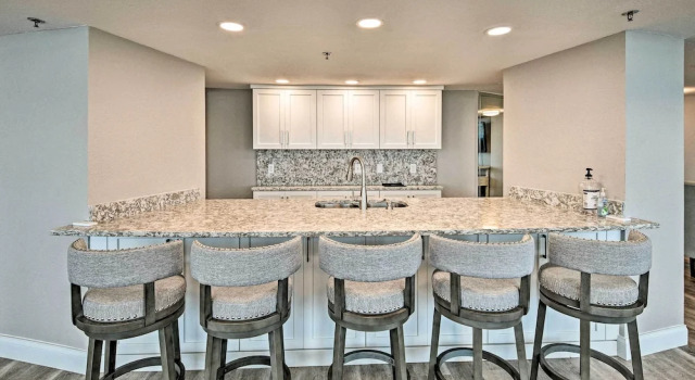 Апартаменты Beautiful Daytona Beach Shores Condo w/ Hot Tub!