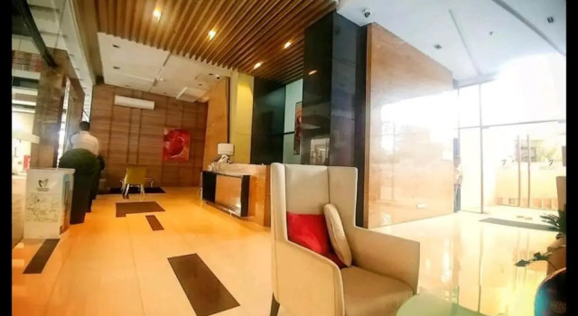 HI-END studio condo, 49" tv, ntflix & unli wifi, Забронировать Отель Кесон-Сити 